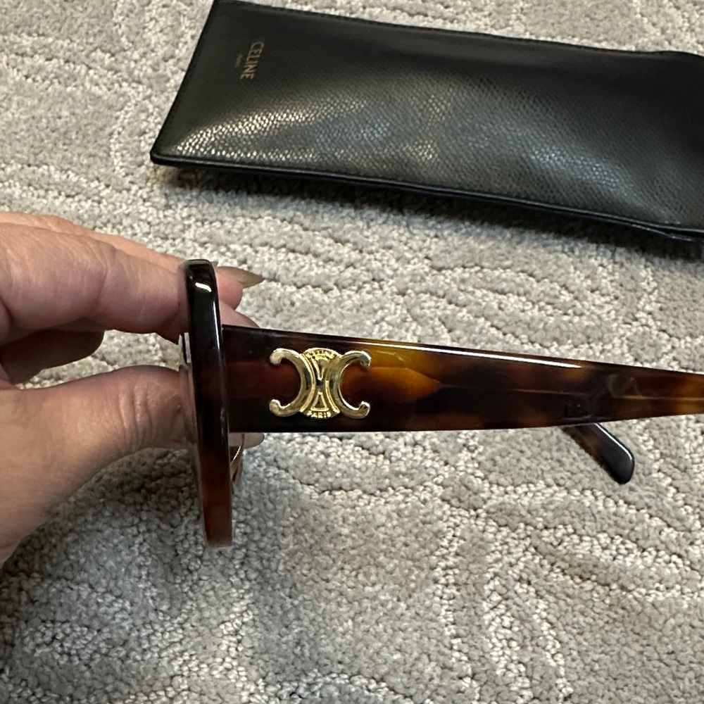 Celine Brown Sunglasses with Black Lenses. CL40226U - Picture 2 of 6